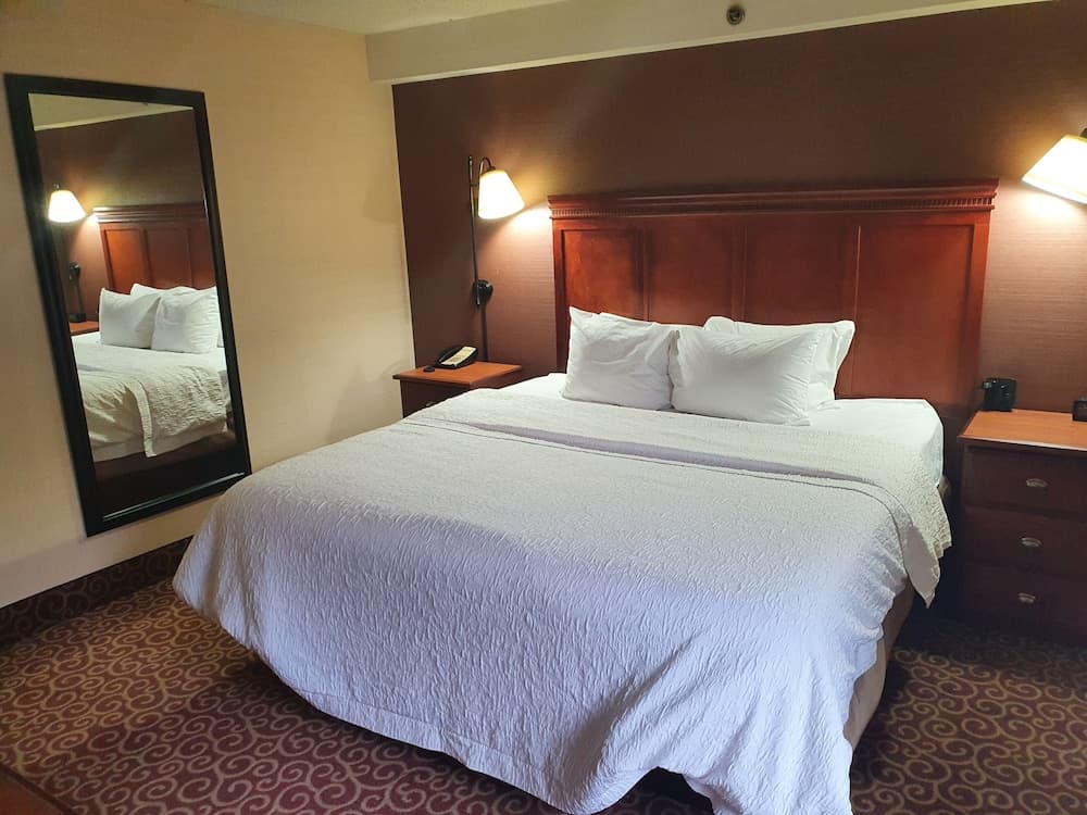 McKnight Hotel property views in Pittsburgh, PA — gallery photo 3