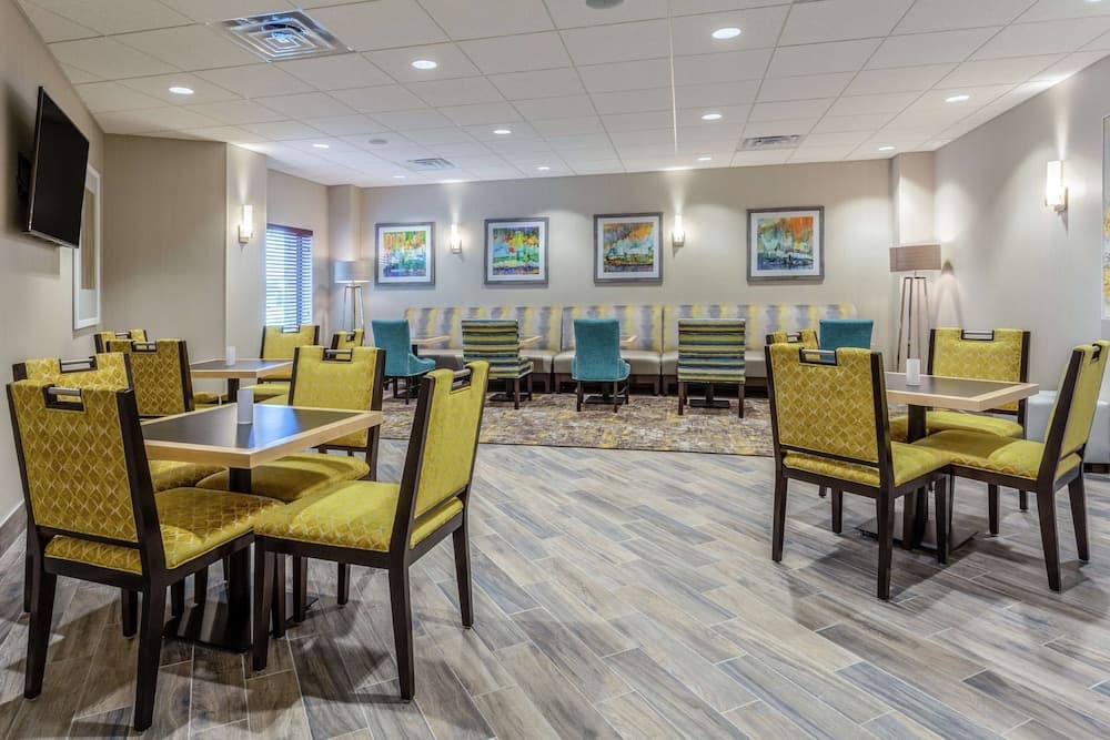 Hampton Inn & Suites Burlington property views in Burlington, IA — gallery photo 3
