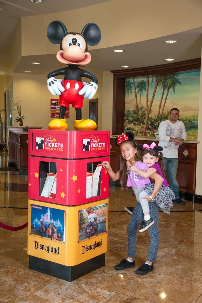 Desert Palms Hotel & Suites property views in Anaheim — gallery photo 3