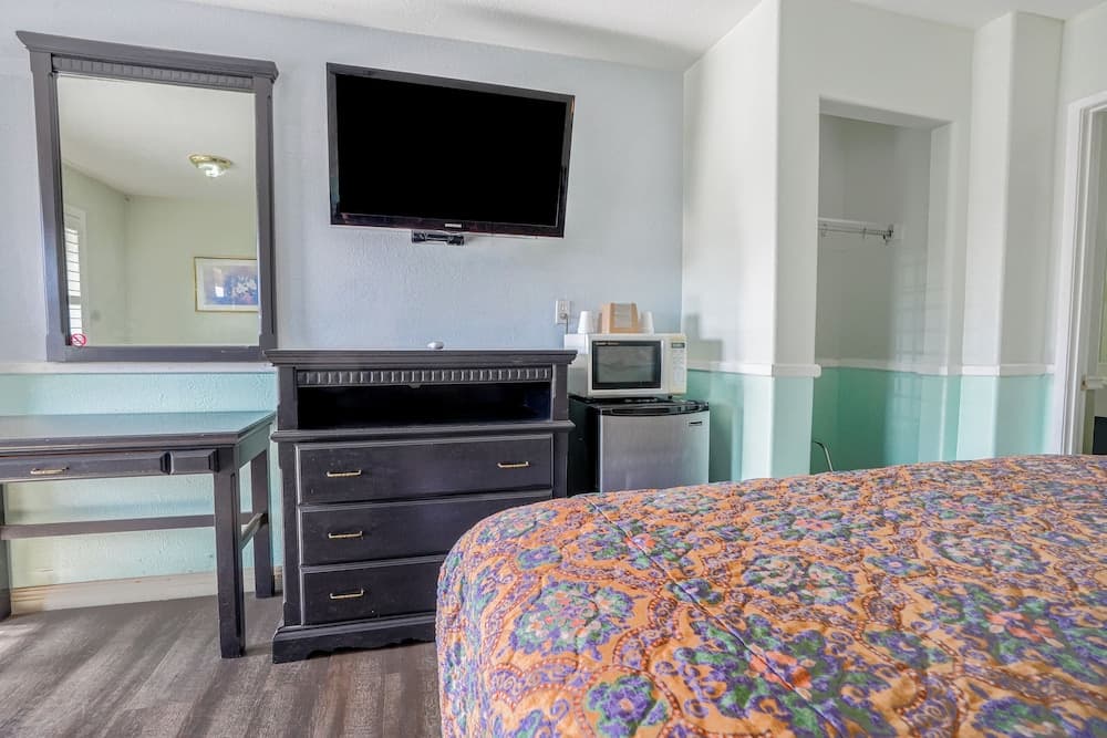 Day&Night Inn gallery photo in Hesperia, CA — image 20
