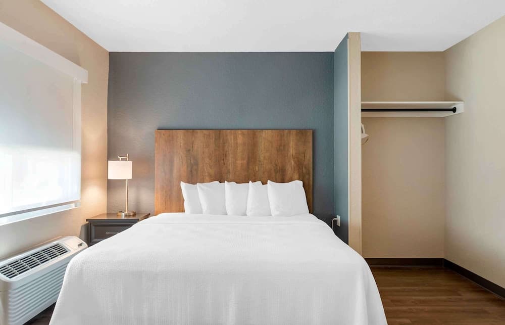 Extended Stay America Premier Suites Ft Lauderdale CypressCk gallery photo in Pompano Beach, FL — image 9