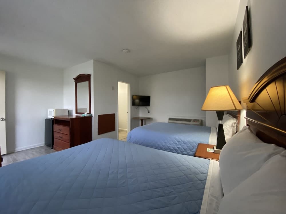 Relax Inn Smyrna interior in Smyrna, DE — gallery photo 2