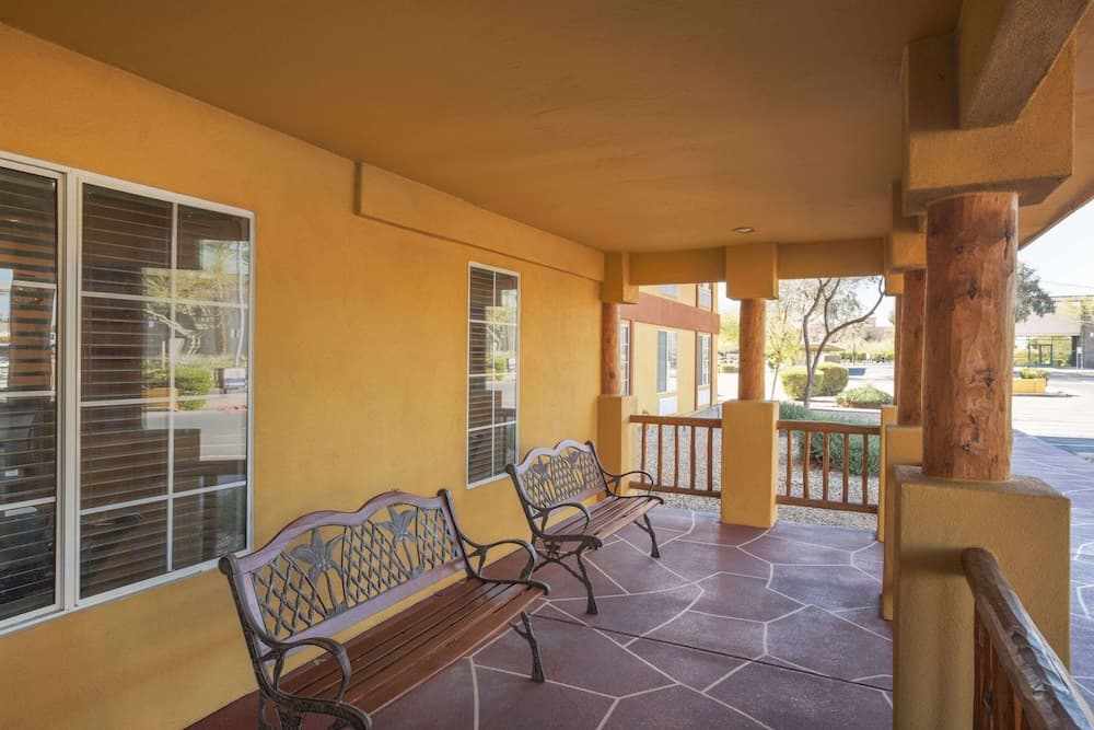 Garner Hotel Phoenix Northwest – Surprise by IHG gallery photo in Surprise, AZ — image 4