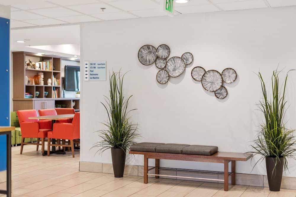 Holiday Inn Express Hotel and Suites West Valley by IHG gallery photo in West Valley City, UT — image 39