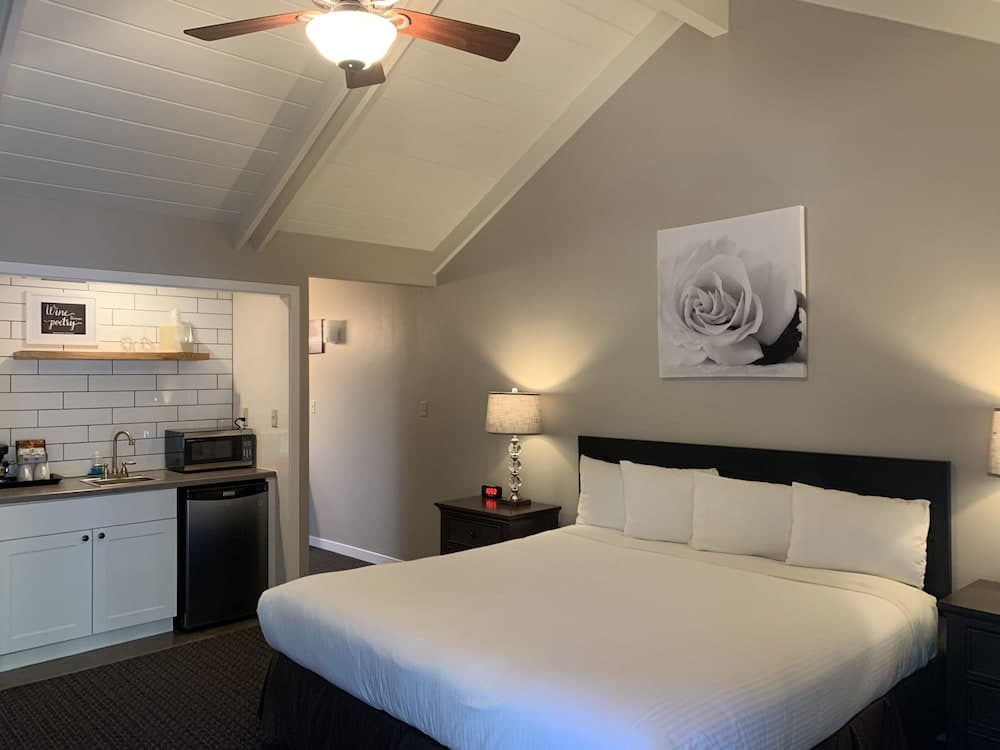 Golden Haven Hot Springs property views in Calistoga, CA — gallery photo 3