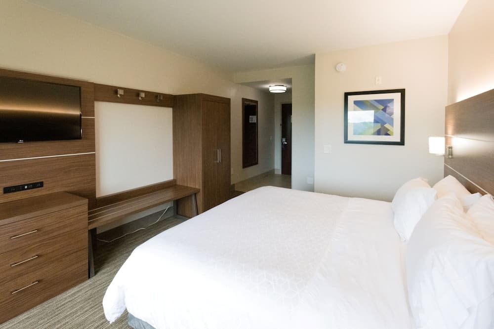 Holiday Inn Express & Suites Lexington NW-The Vineyard by IHG property views in Lexington, NC — gallery photo 3