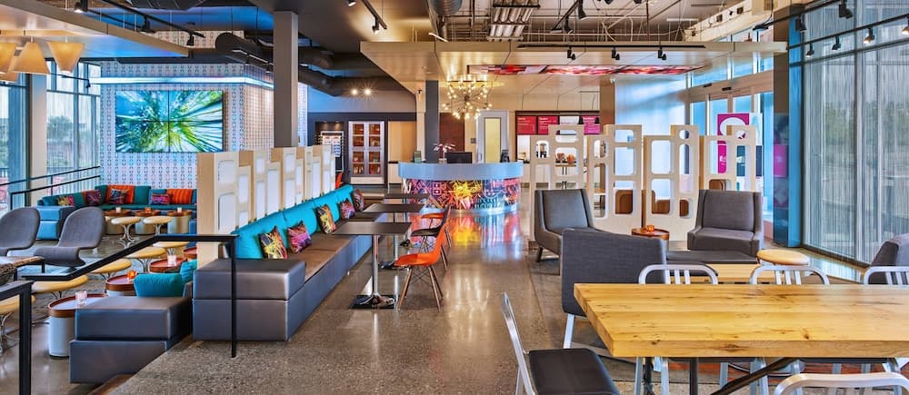 Aloft Santa Clara interior in San Jose, CA — gallery photo 2