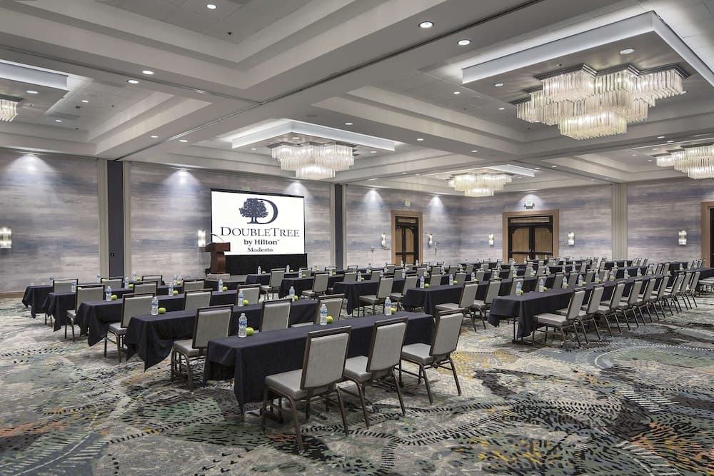 DoubleTree by Hilton Hotel Modesto gallery photo in Modesto, CA — image 23