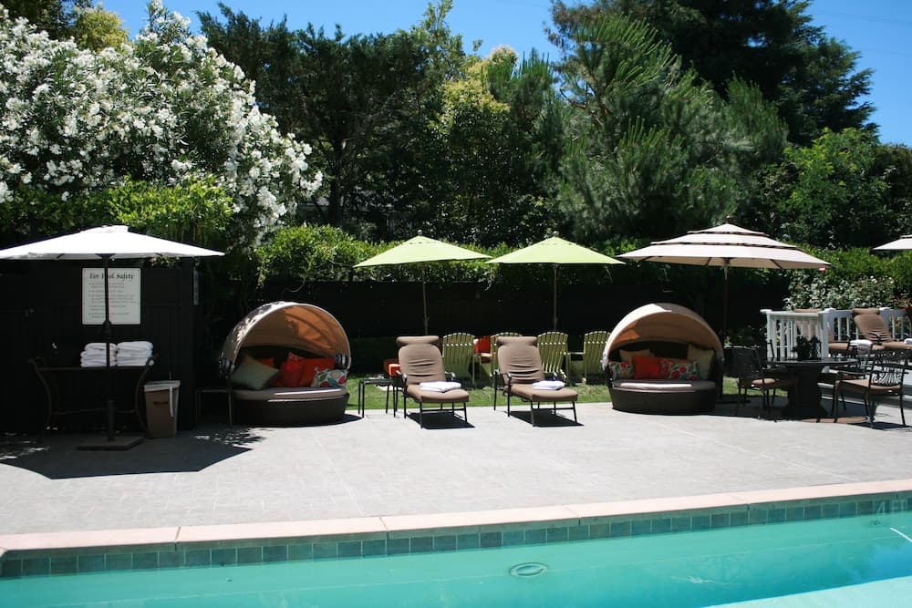 Honor Mansion interior in Healdsburg, CA — gallery photo 2