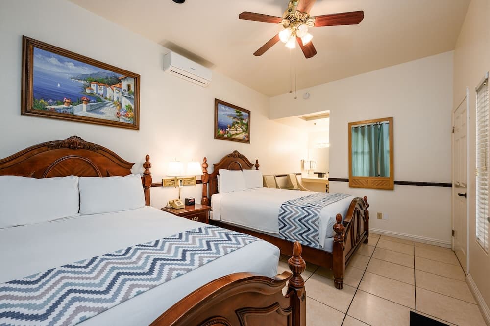 Casa Mariquita Hotel interior in Avalon, CA — gallery photo 2