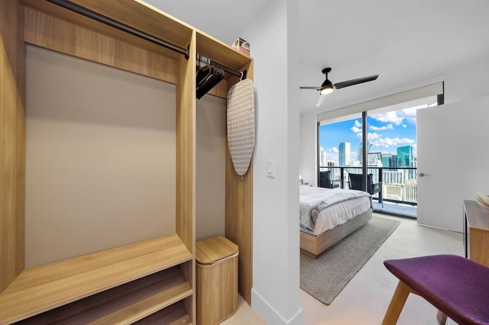 DTW Miami Luxury 1BR with Urban Views property views in Miami, FL — gallery photo 3