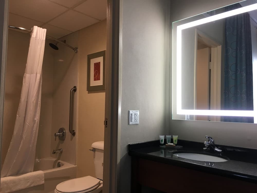 MainStay Suites John Wayne Airport by Choice Hotels gallery photo in Santa Ana, CA — image 33