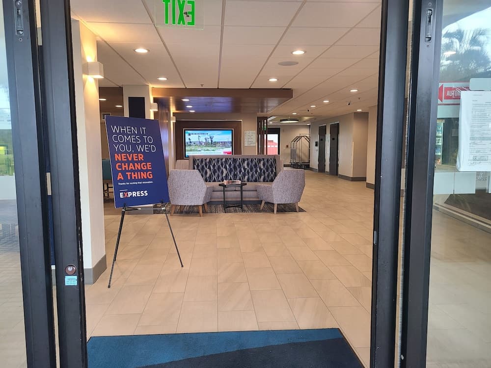 Holiday Inn Express & Suites Ft. Lauderdale N - Exec Airport by IHG interior in Fort Lauderdale, FL — gallery photo 2