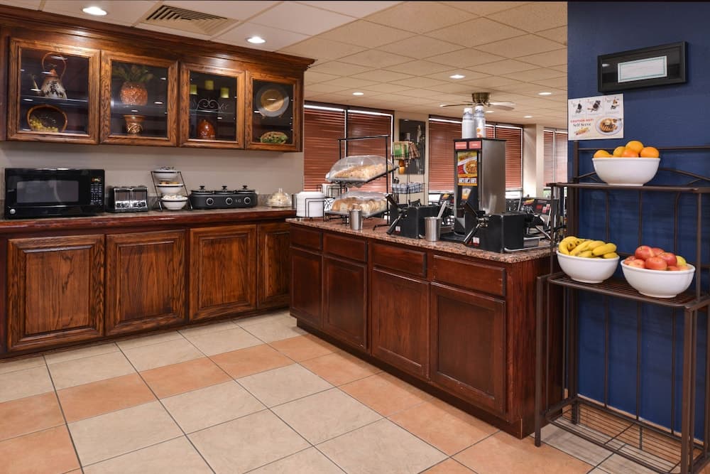 New Victorian Inn & Suites Omaha gallery photo in Omaha, NE — image 38