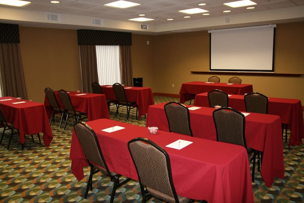 Hampton Inn Las Vegas North Speedway gallery photo in North Las Vegas, NV — image 33