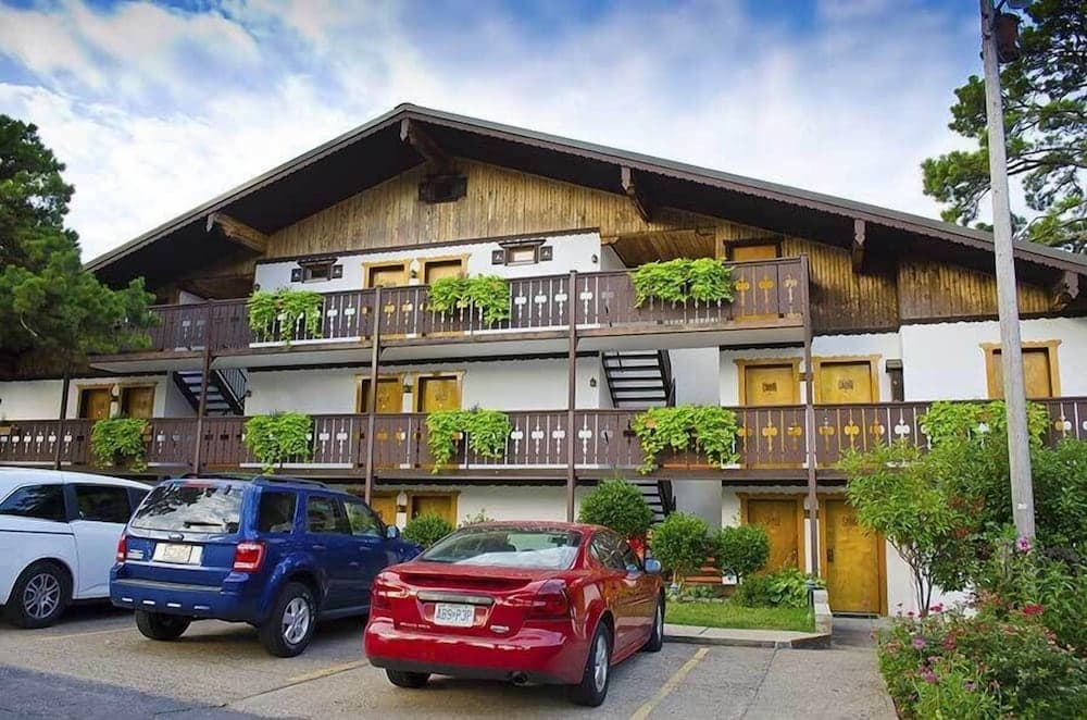 Bavarian Inn Lodge & Restaurant featured exterior or lobby in Eureka Springs, AR — similar hotel