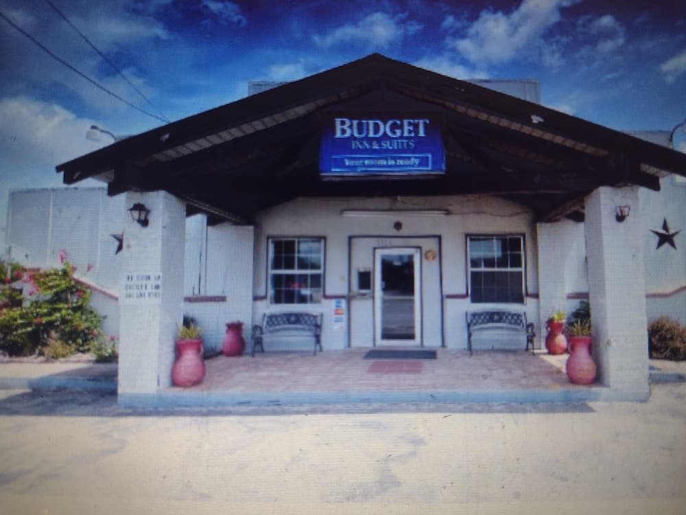 Budget Inn & Suites featured exterior or lobby in Freer, TX — similar hotel