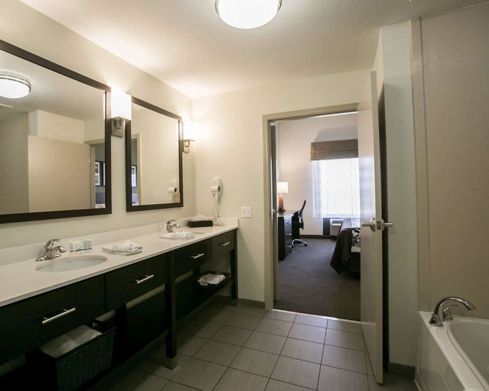 Sleep Inn & Suites Dripping Springs - Austin Area gallery photo in Dripping Springs, TX — image 58