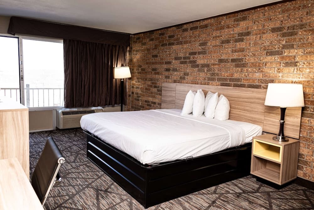 Days Inn by Wyndham Batesville AR property views in Batesville, AR — gallery photo 3