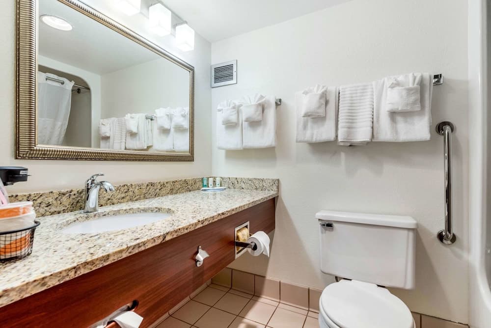 Quality Inn & Suites Zanesville City Center gallery photo in Zanesville, OH — image 5