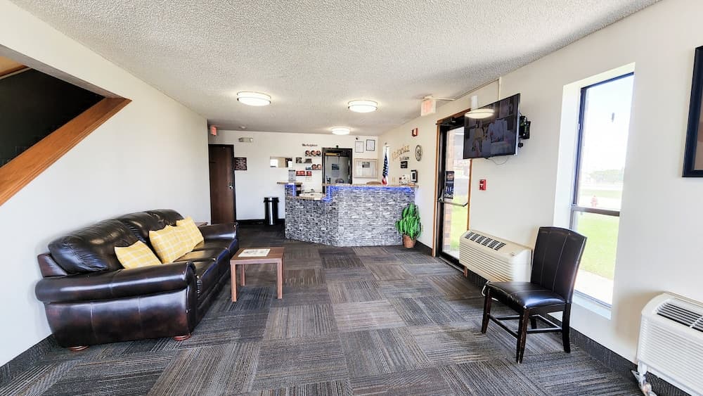 Victorian Inn & Suites property views in York, NE — gallery photo 3
