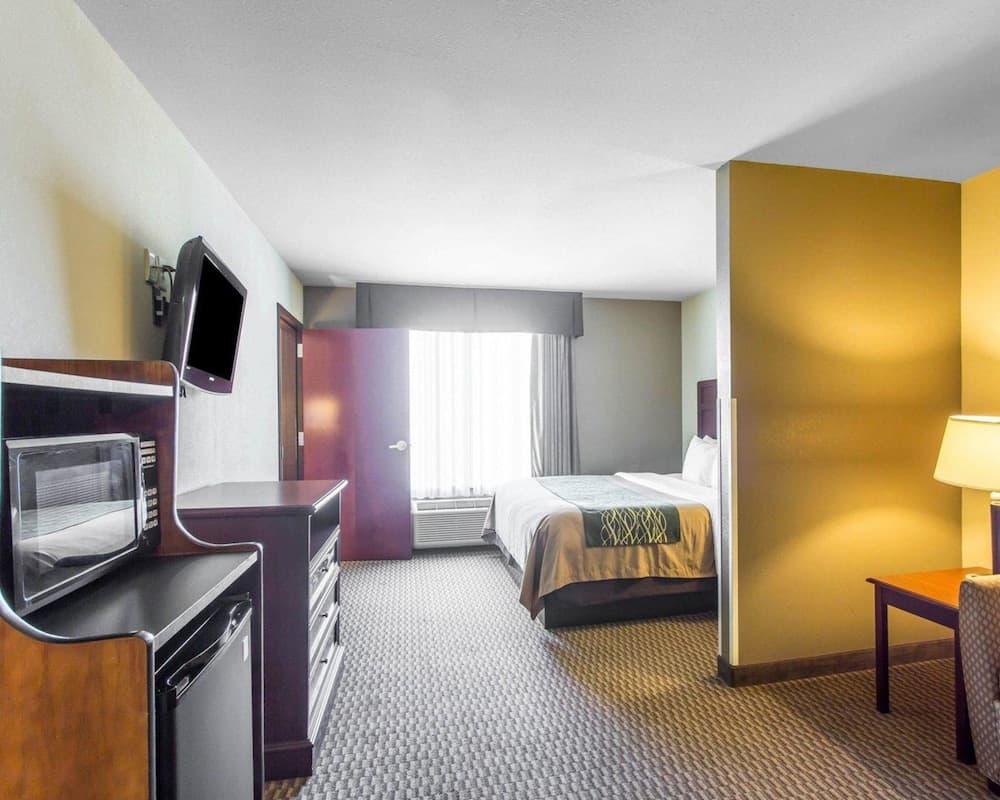 Comfort Inn & Suites Madisonville property views in Madisonville, KY — gallery photo 3