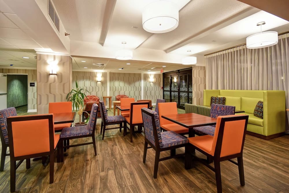 Hampton Inn I-75 Lexington/Hamburg Area property views in Lexington, KY — gallery photo 3