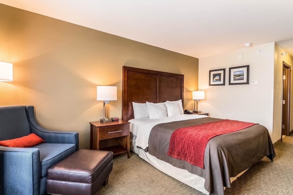 Comfort Inn & Suites Rifle property views in Rifle, CO — gallery photo 3