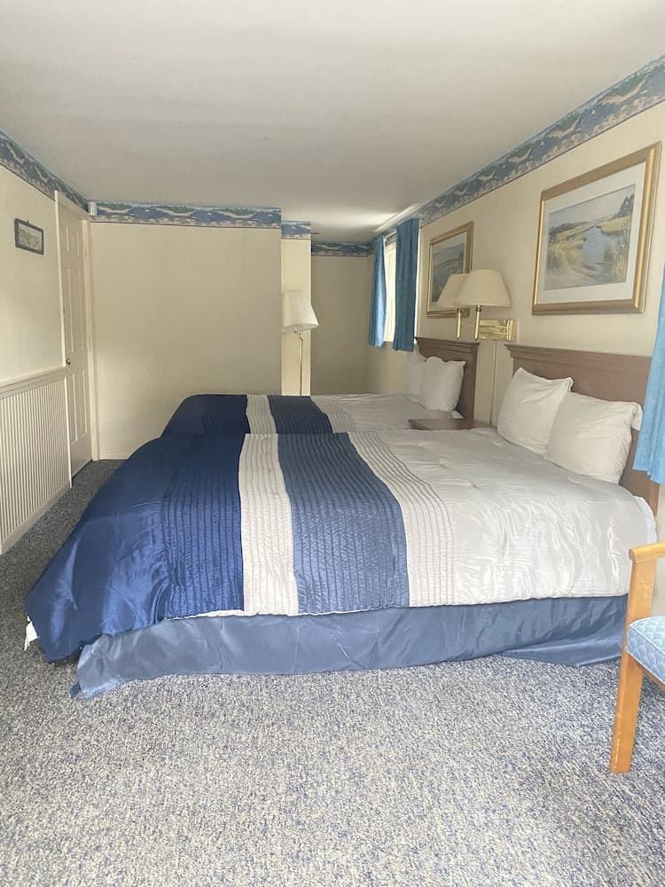 Green Harbor Waterfront Lodging property views in East Falmouth, MA — gallery photo 3