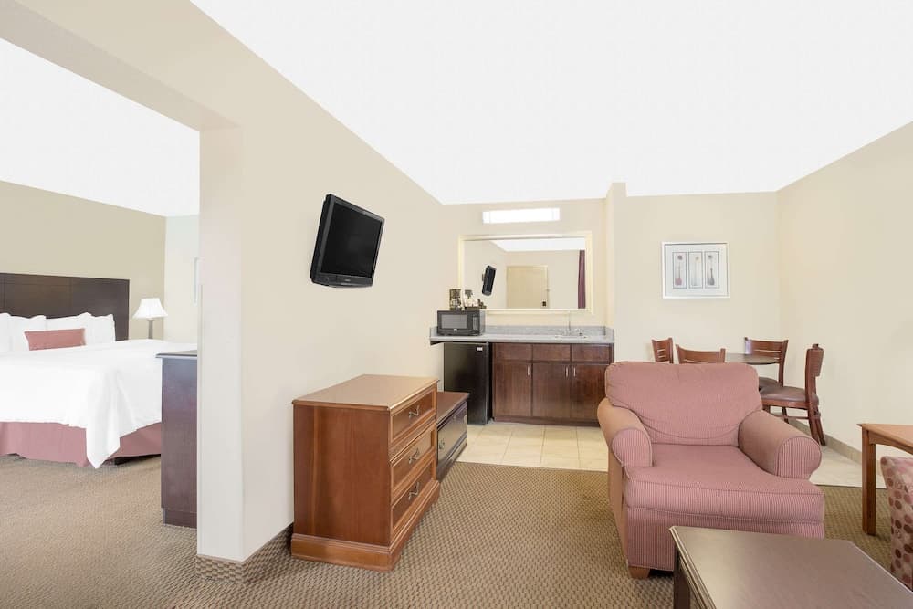 Baymont by Wyndham Greenville gallery photo in Greenville, NC — image 7