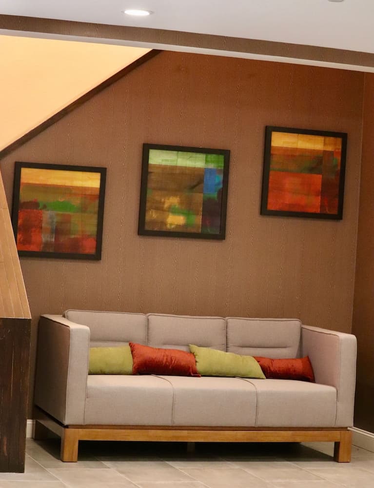 DoubleTree by Hilton Huntington interior in Huntington, WV — gallery photo 2