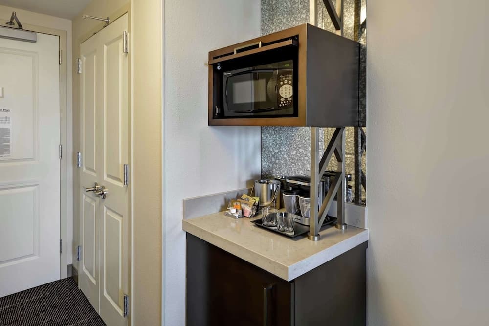 DoubleTree by Hilton Chicago Midway Airport gallery photo in Chicago, IL — image 16