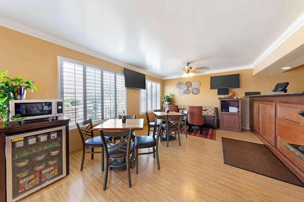Best Western Hanford Inn gallery photo in Hanford, CA — image 25