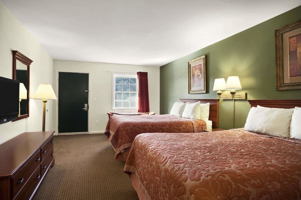 Super 8 by Wyndham Mifflinville Near Bloomsburg property views in Mifflinville, PA — gallery photo 3