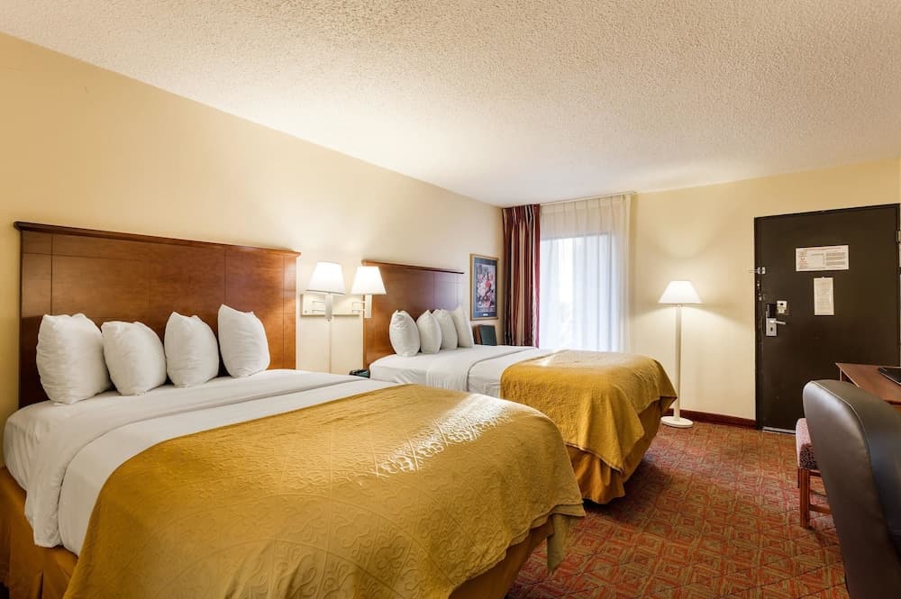 Quality Inn Blytheville interior in Blytheville, AR — gallery photo 2