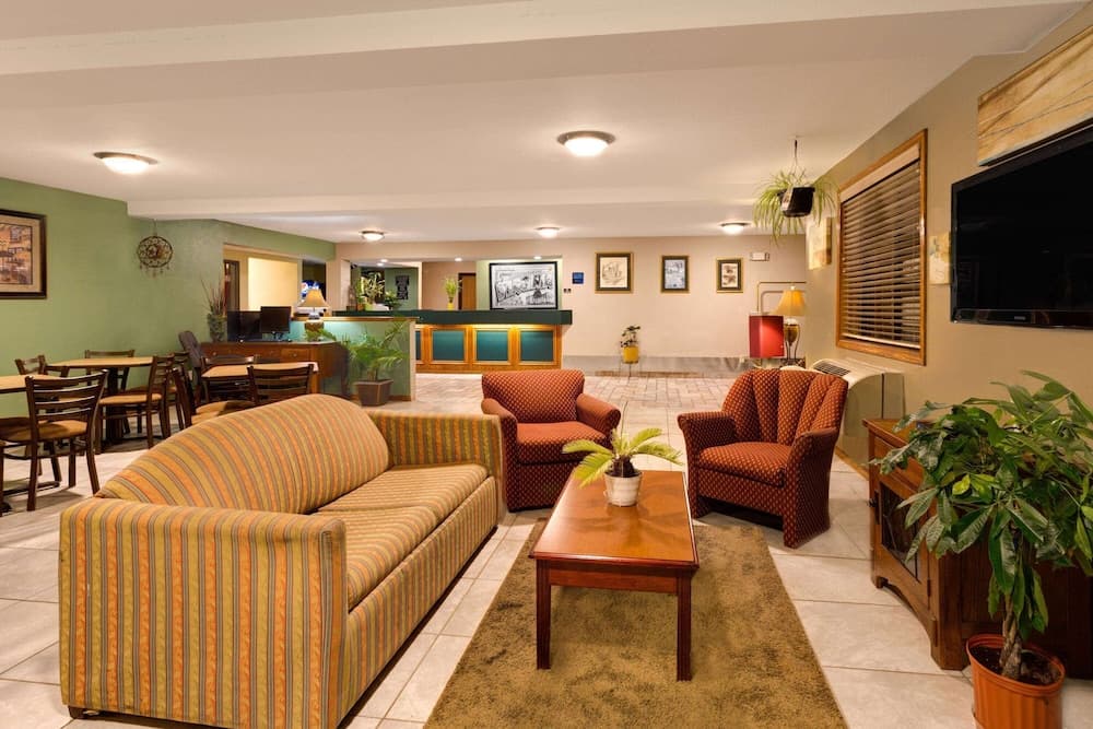 Super 8 by Wyndham Lynchburg VA property views in Lynchburg, VA — gallery photo 3
