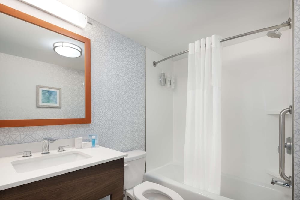 Comfort Inn & Suites Warsaw near US-30 gallery photo in Warsaw, IN — image 38