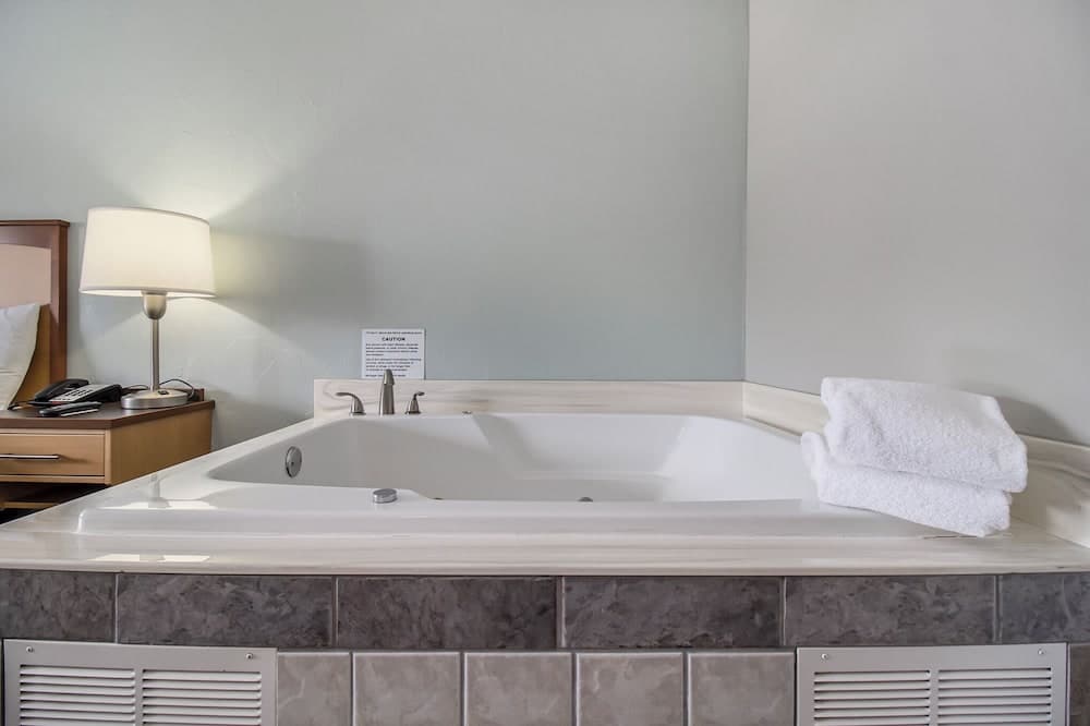Dunes Waterfront Resort gallery photo in Mears, MI — image 34