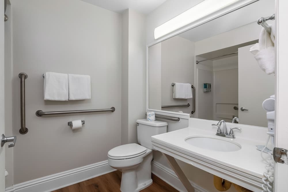 Naples Park Central Hotel gallery photo in Naples, FL — image 38