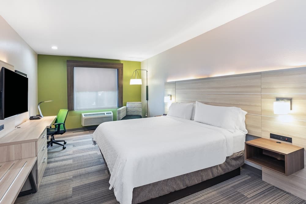 Holiday Inn Express Hotel & Suites VIDOR SOUTH by IHG interior in Vidor, TX — gallery photo 2