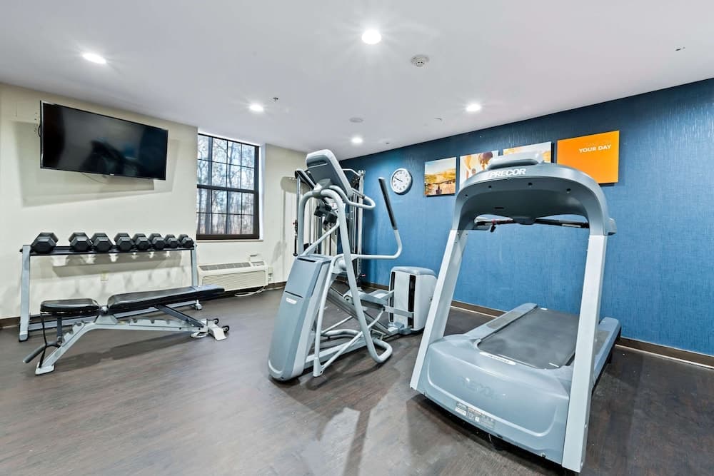 Comfort Suites Airport gallery photo in Newport News, VA — image 58