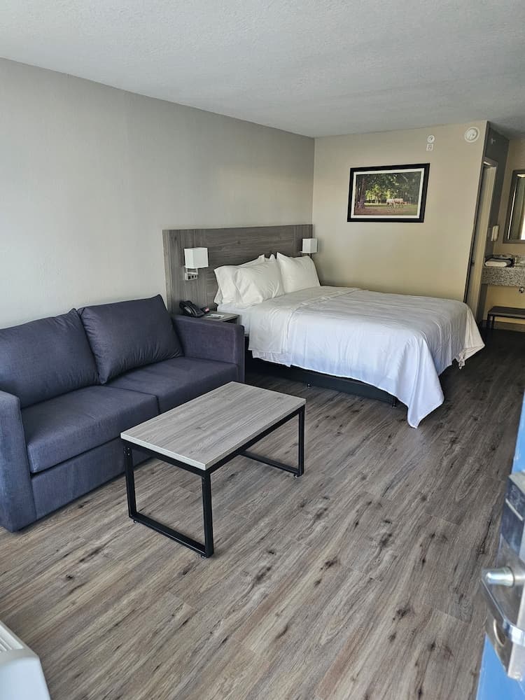 Quality Inn & Suites Ocala I-75 property views in Ocala, FL — gallery photo 3