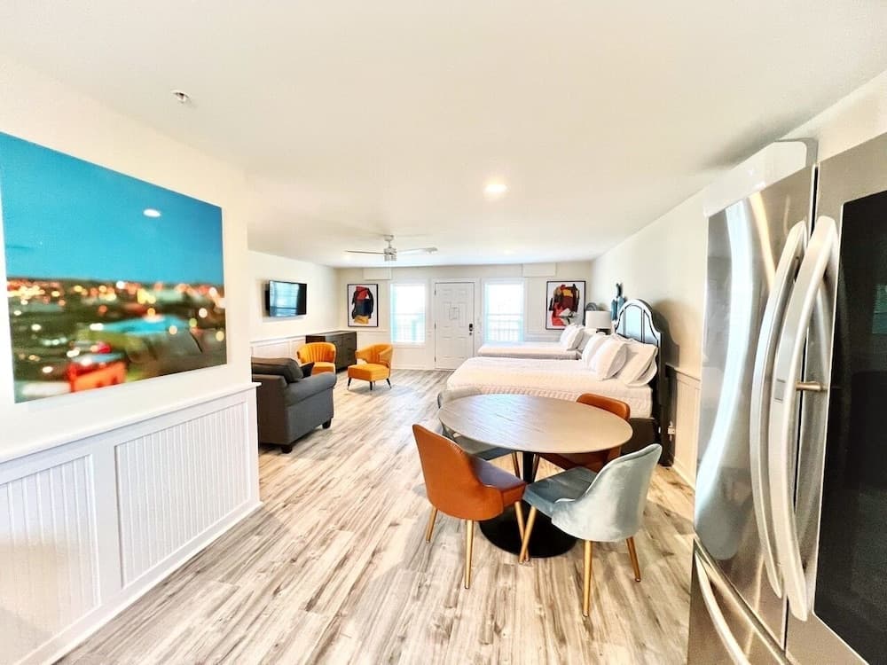 Saltwater Suites gallery photo in Holly Ridge, NC — image 9