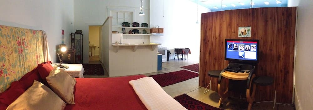 The Holy Moly Blues Central interior in Clarksdale, MS — gallery photo 2