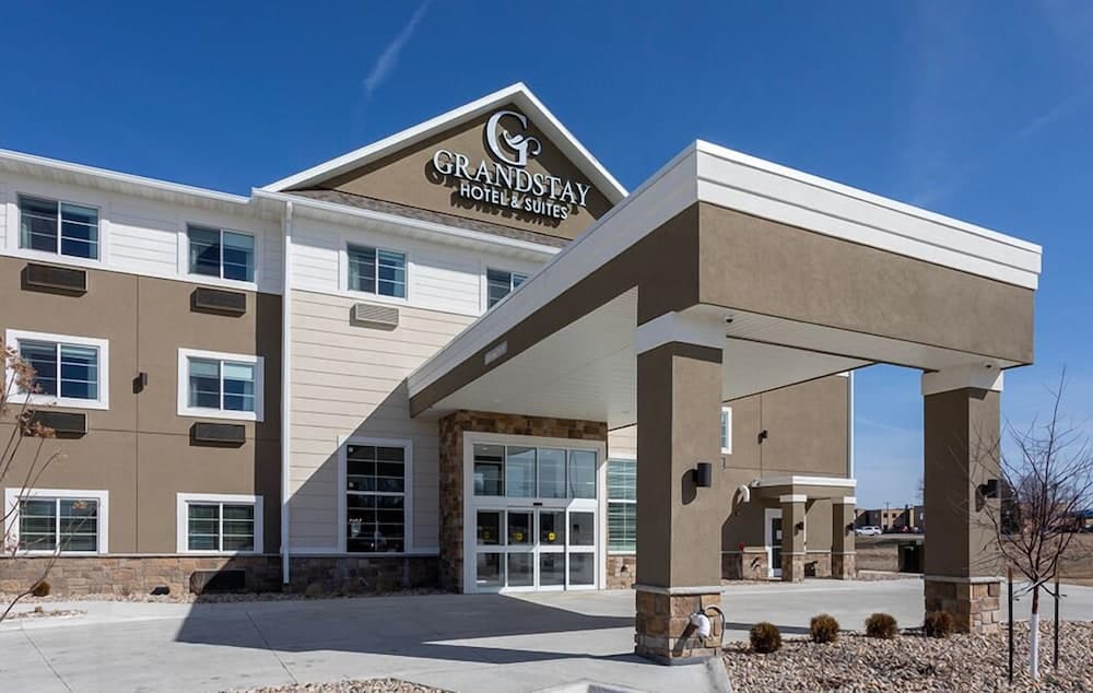 GrandStay Hotel & Suites Kaukauna featured exterior or lobby in Kaukauna, WI — similar hotel