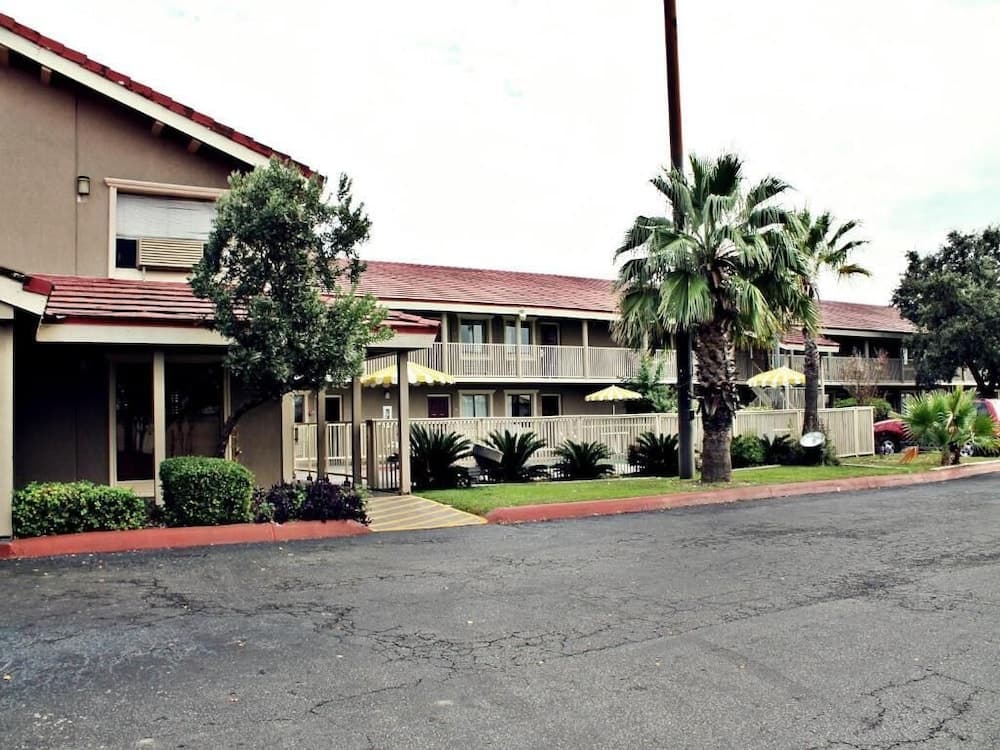 The Inn at Market Square interior in San Antonio, TX — gallery photo 2
