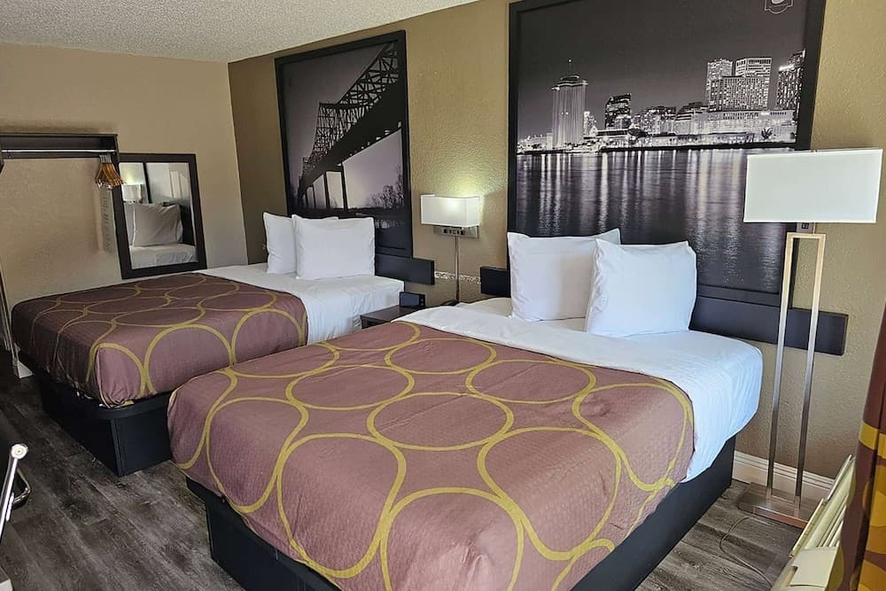 Super 8 by Wyndham Metairie gallery photo in Metairie, LA — image 14