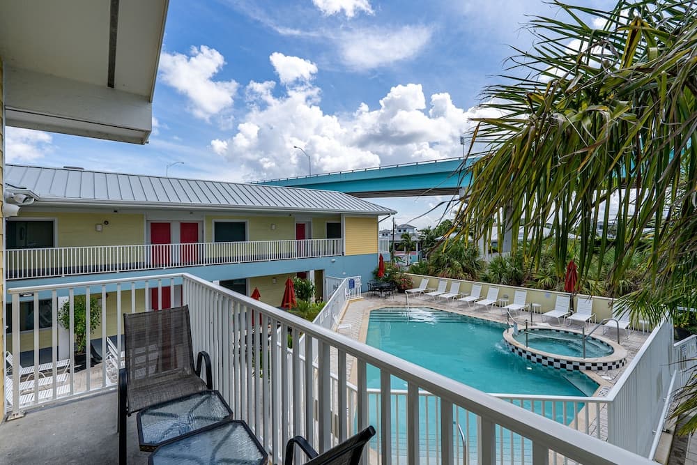 Harbour House At The Inn interior in Fort Myers Beach, FL — gallery photo 2