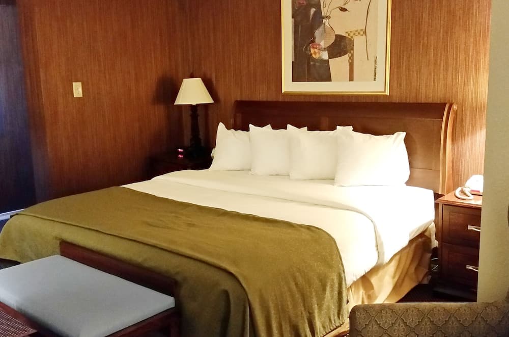 Travelodge by Wyndham Watertown property views in Watertown, NY — gallery photo 3