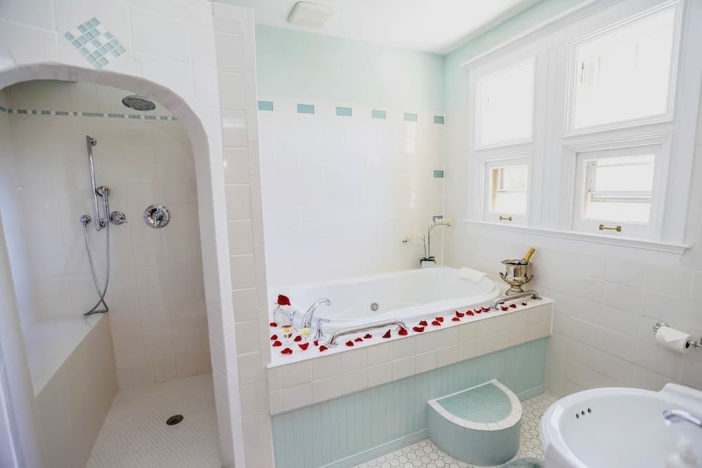 Wilburton Inn property views in Manchester — gallery photo 3